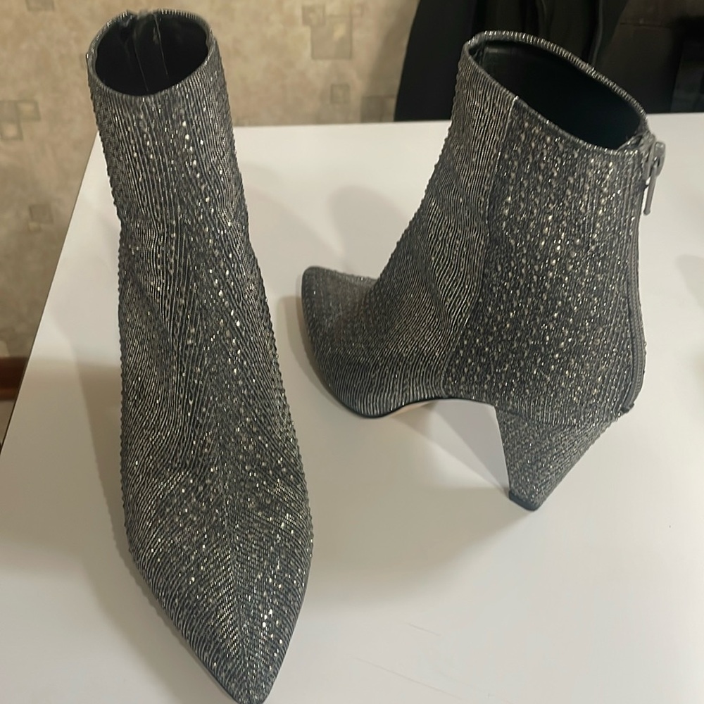 Steve Madden sudden pointed toe pumps. Like new!